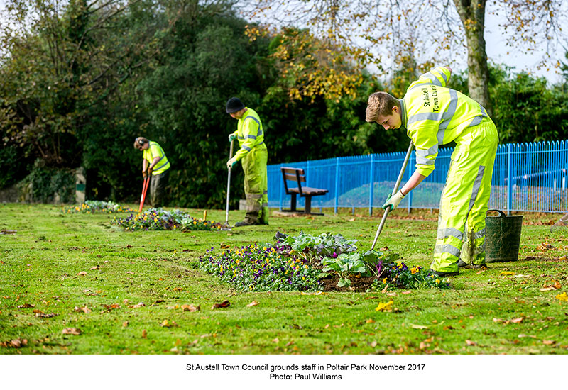 Council grounds staff in Poltair Park november 2017
