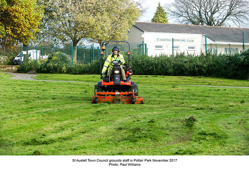council ground staff in Poltair Park November 2017