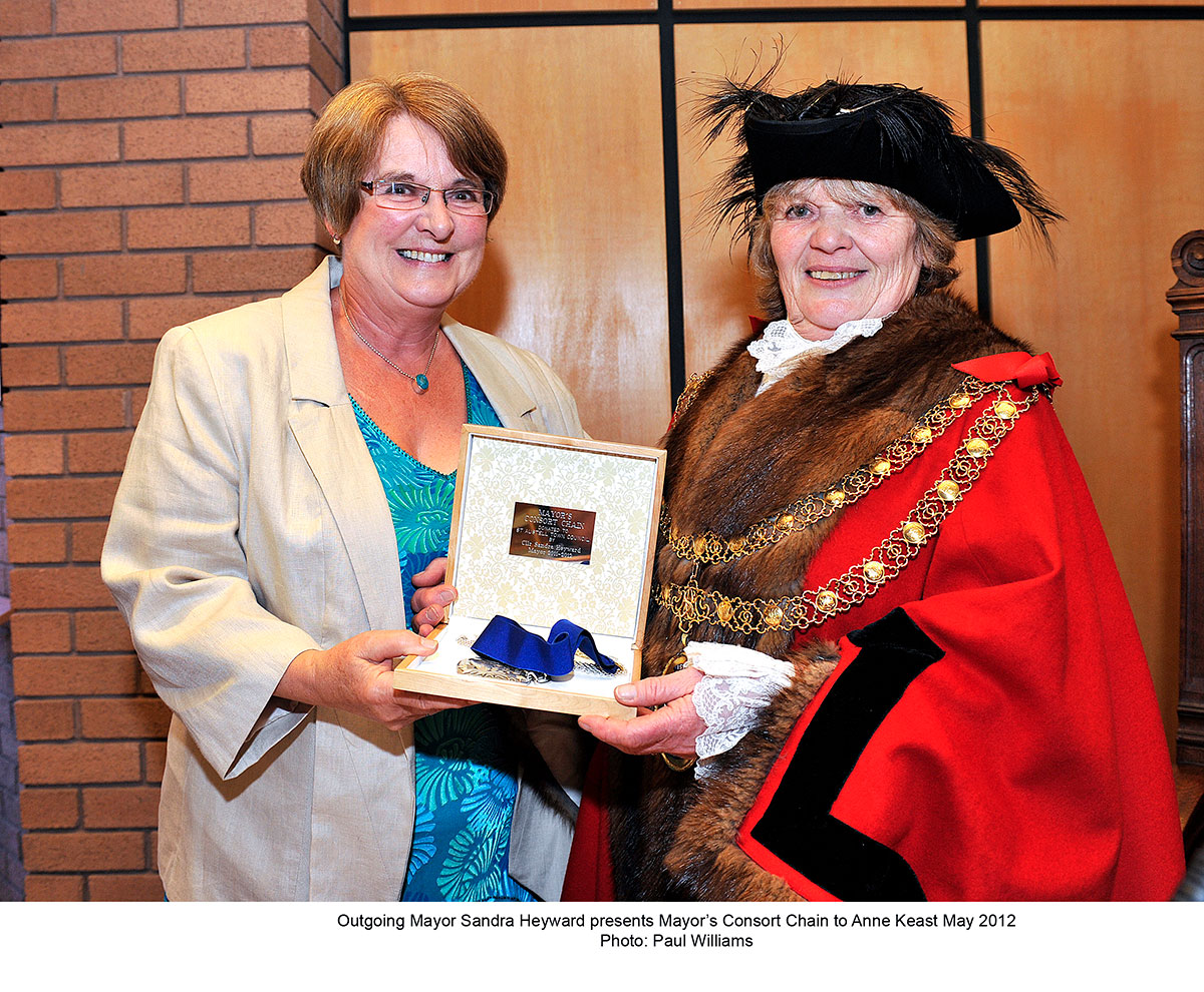 Outoing Mayor Sandra Hayward presents Mayor's Consort Chain to Anne Keast, May 2012